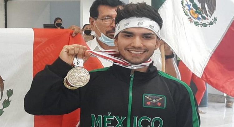 Israel Cruz campeón mundial junior de Powerlifting
