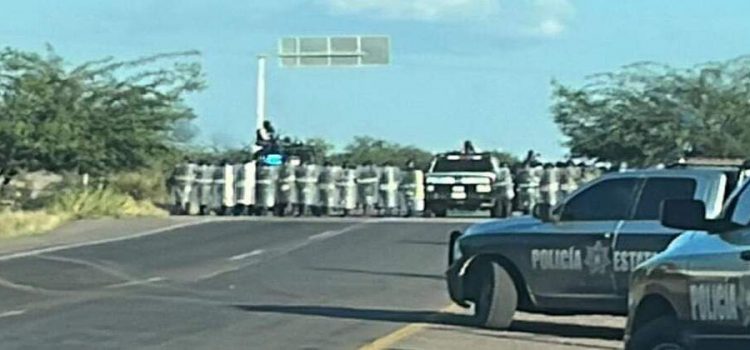 Autoridades liberan bloqueos en la carretera federal 15