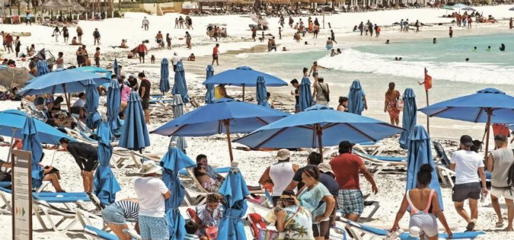 INEGI informó que aumentó a 7.5% participación del turismo en PIB de México
